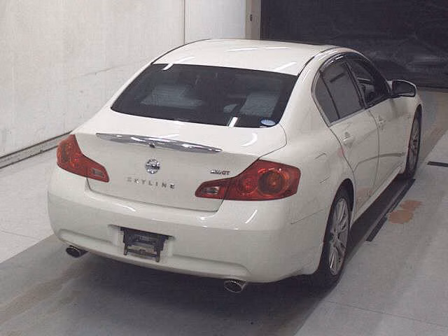 NISSAN SKYLINE