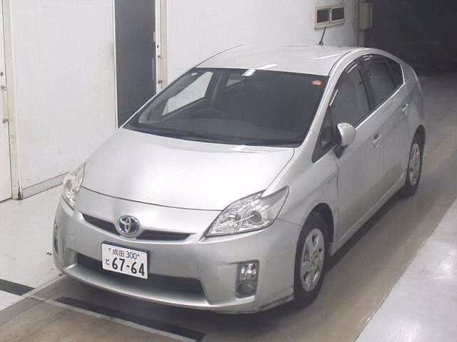 TOYOTA PRIUS