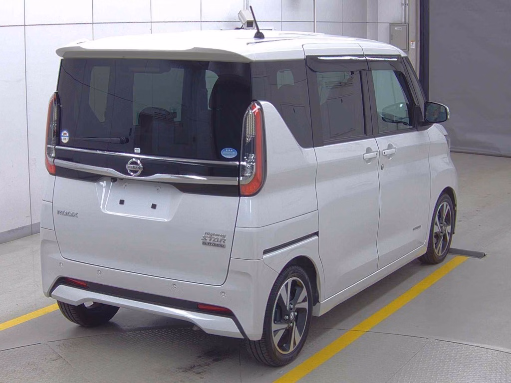 NISSAN ROOX