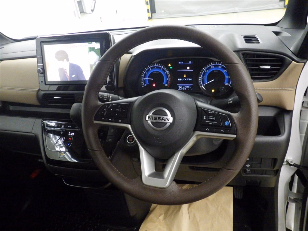 NISSAN ROOX