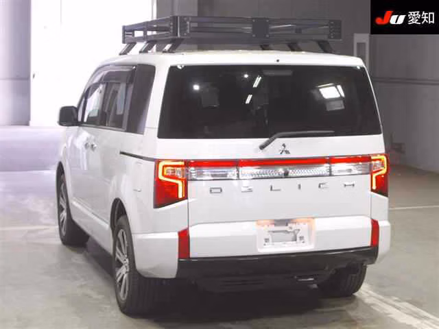 MITSUBISHI DELICA D:5