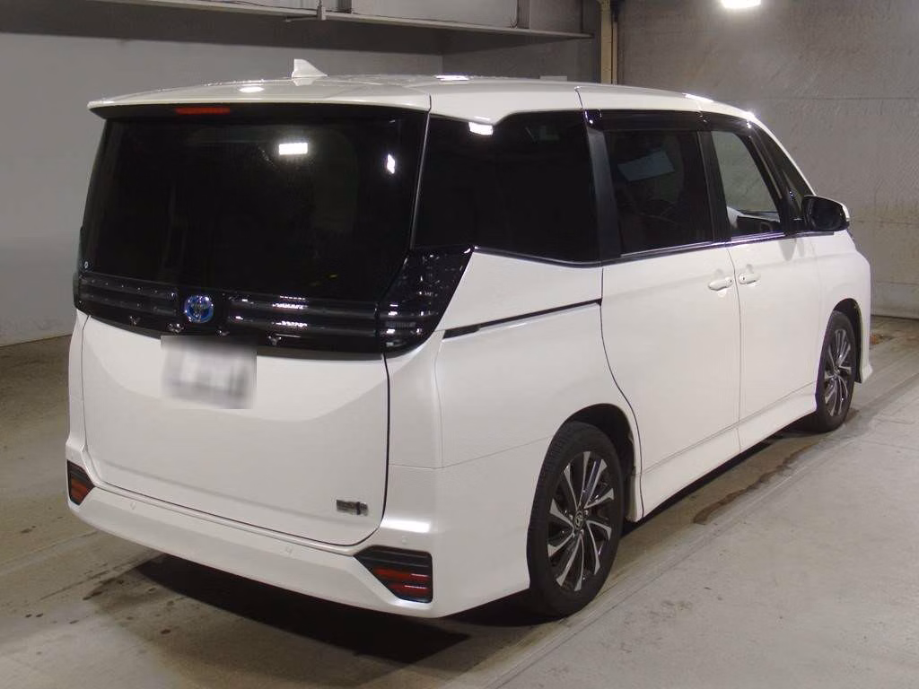 TOYOTA VOXY