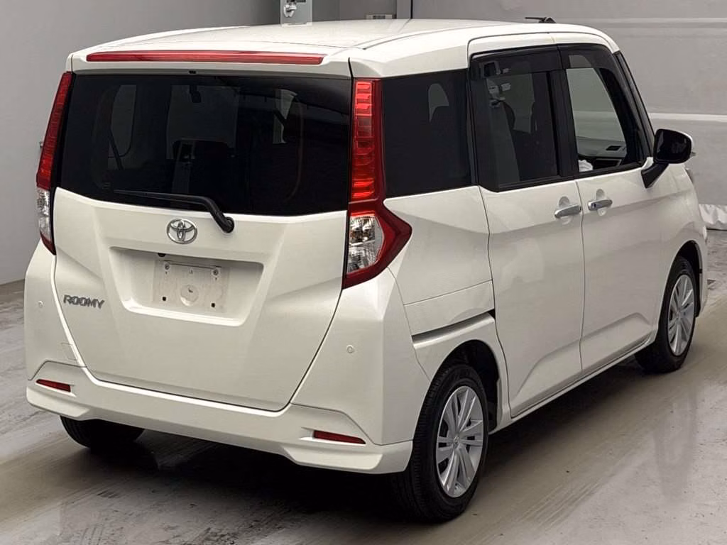 TOYOTA ROOMY