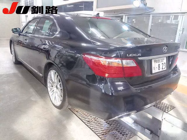 LEXUS LS600H