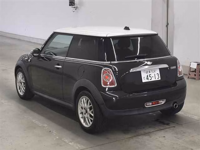 MINI HATCH