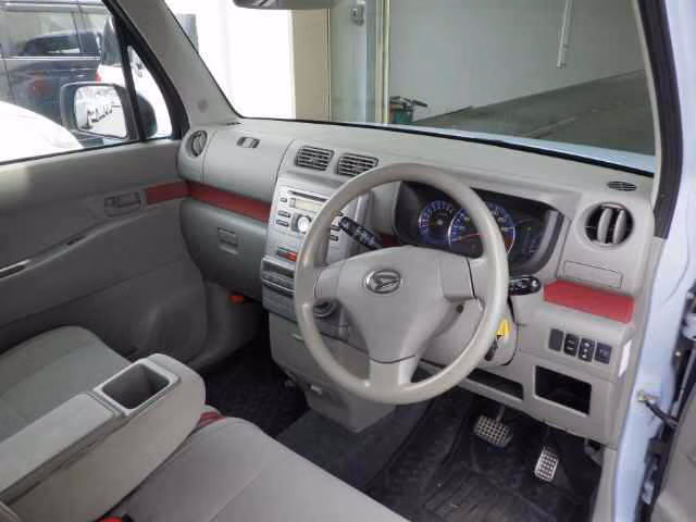 DAIHATSU MOVE CONTE