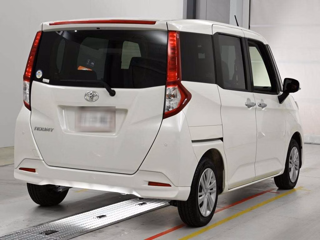 TOYOTA ROOMY