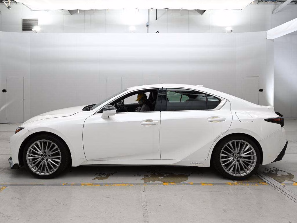 LEXUS IS300H
