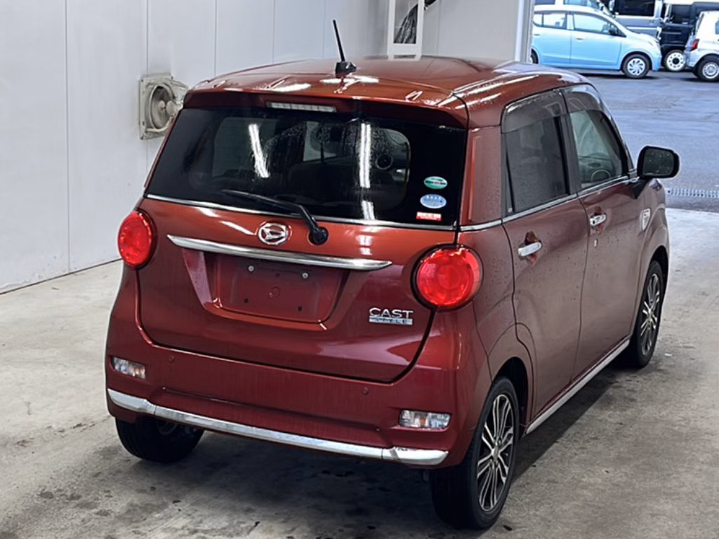 DAIHATSU CAST