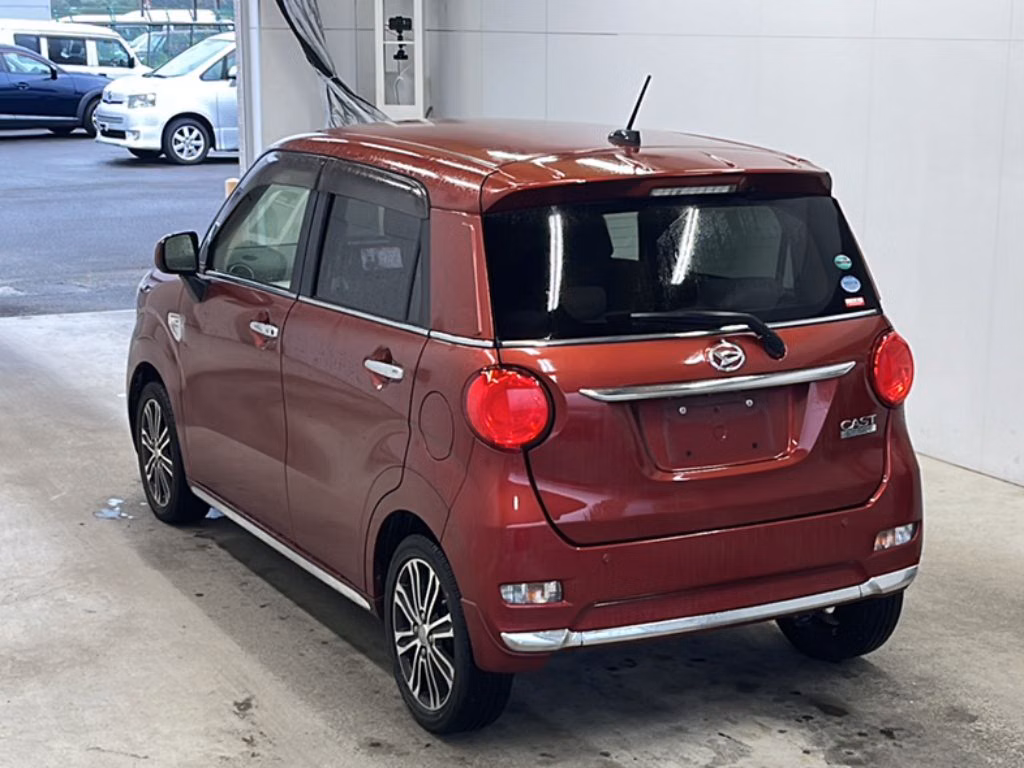 DAIHATSU CAST