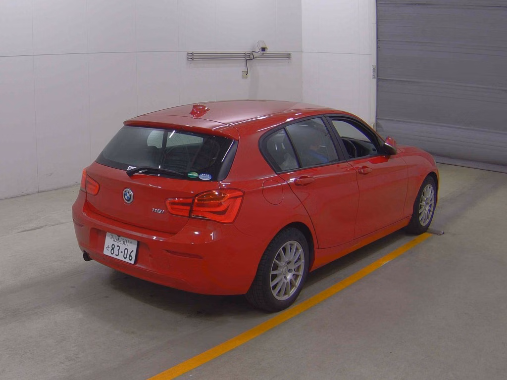 BMW 1-SERIES