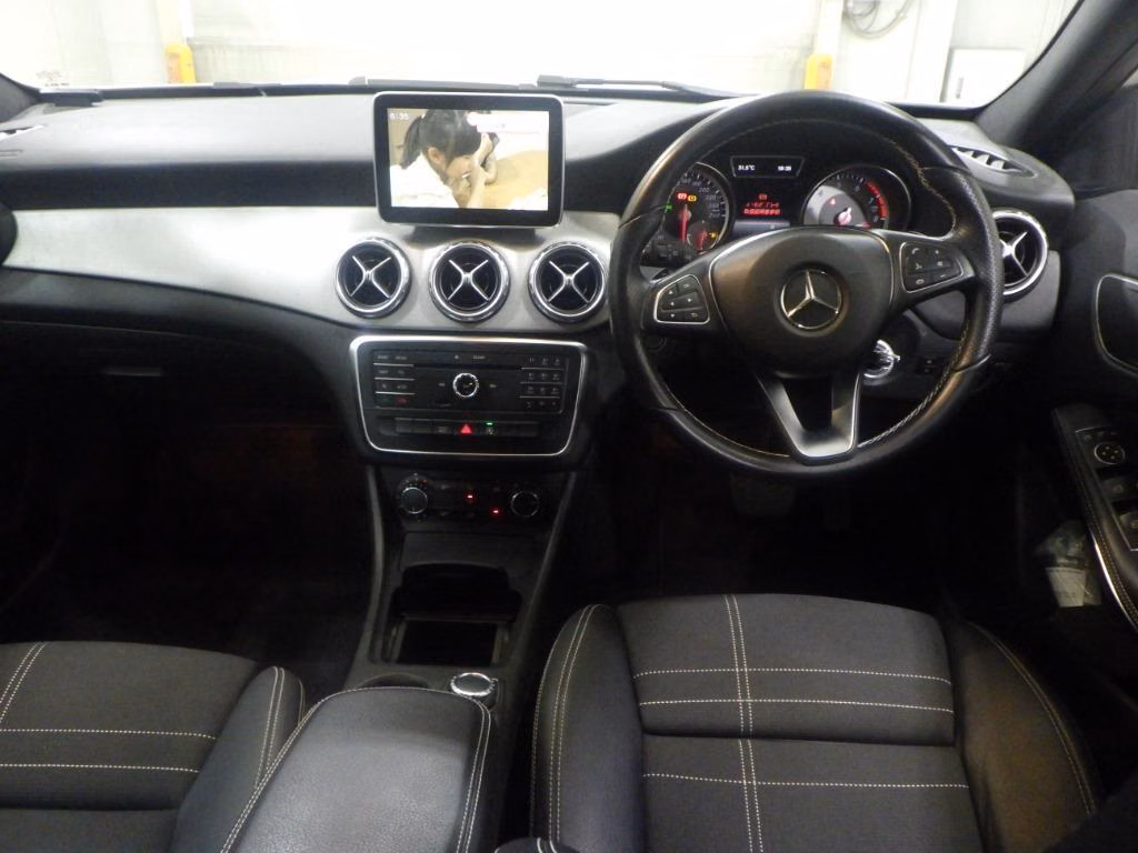 MERCEDES-BENZ GLA-CLASS