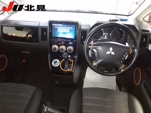 MITSUBISHI DELICA D:5