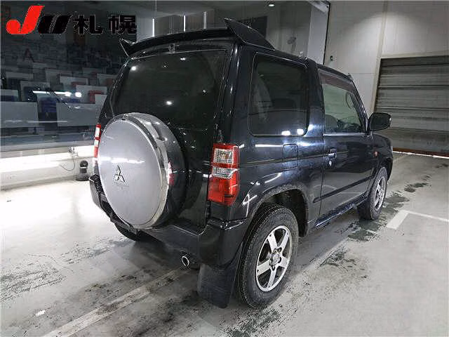 MITSUBISHI PAJERO MINI