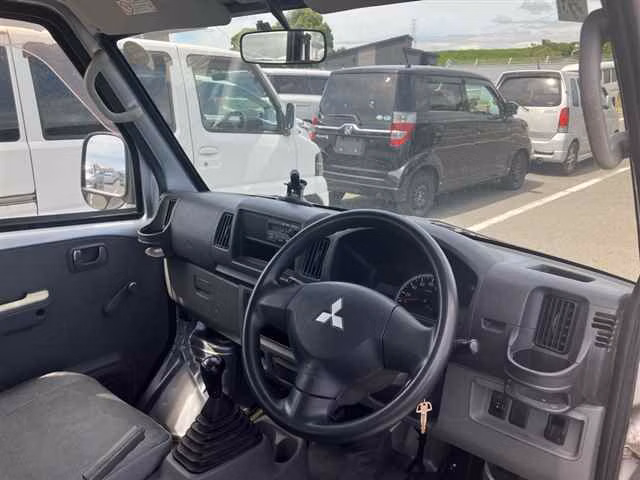 MITSUBISHI MINICAB