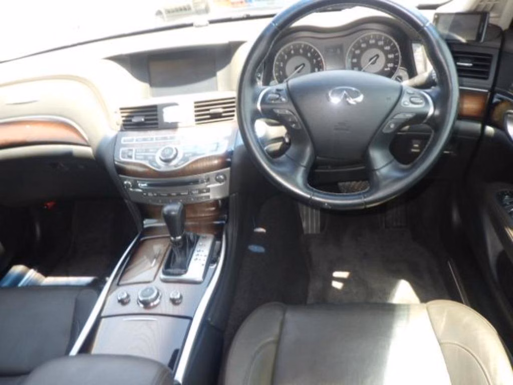 NISSAN FUGA