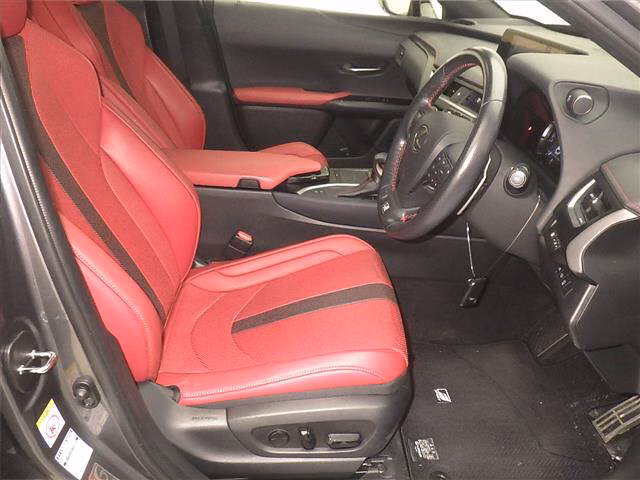 LEXUS UX200