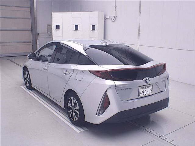 TOYOTA PRIUS PHV