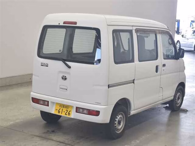 TOYOTA PIXIS VAN