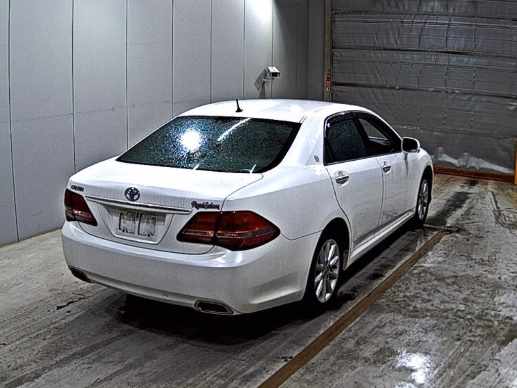 TOYOTA CROWN