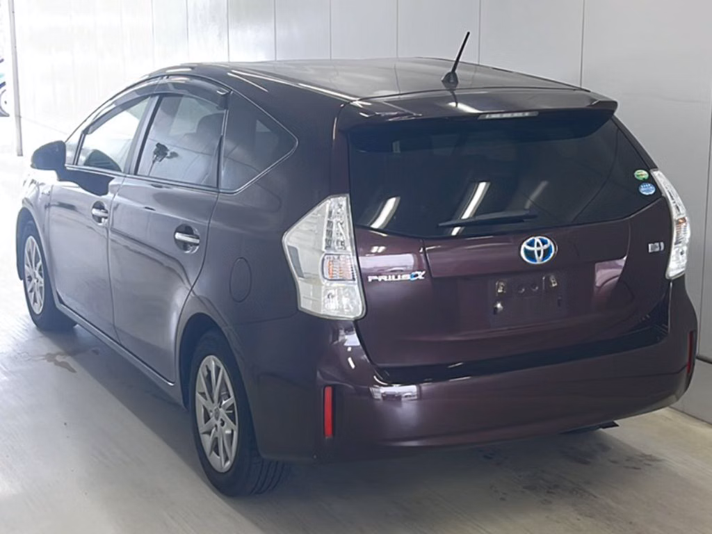 TOYOTA PRIUS ALPHA