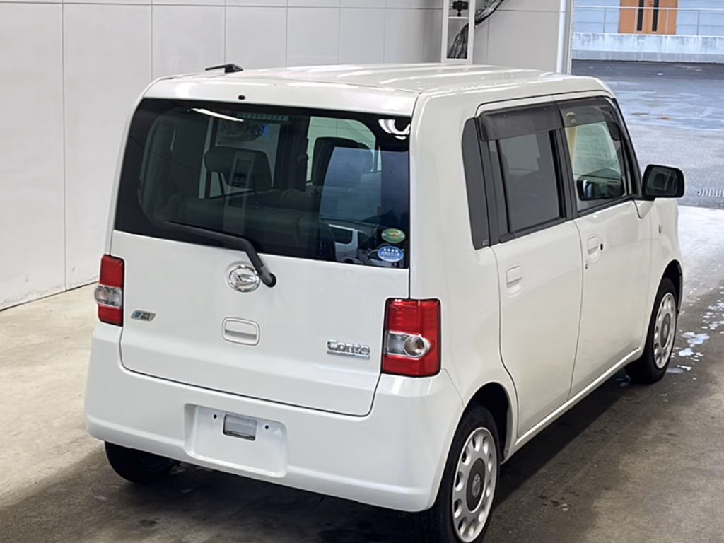DAIHATSU MOVE CONTE