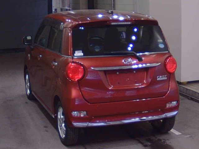 DAIHATSU CAST