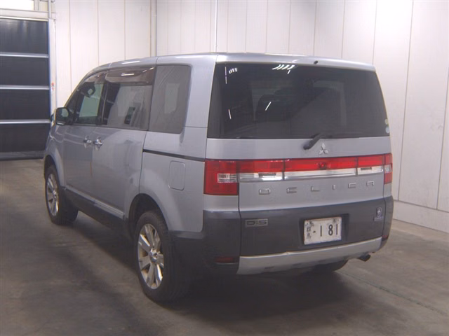 MITSUBISHI DELICA D:5