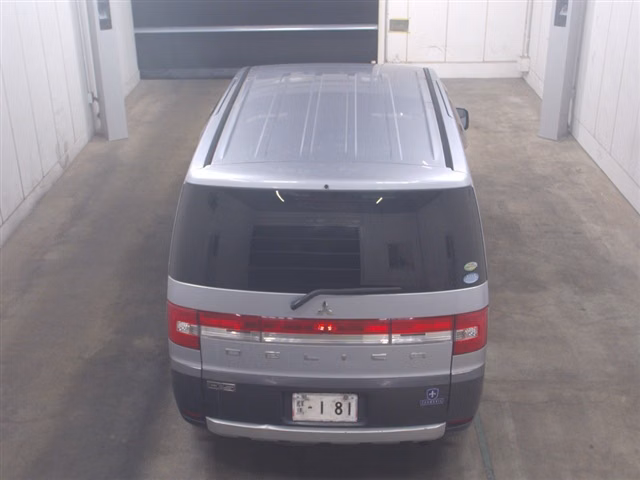 MITSUBISHI DELICA D:5