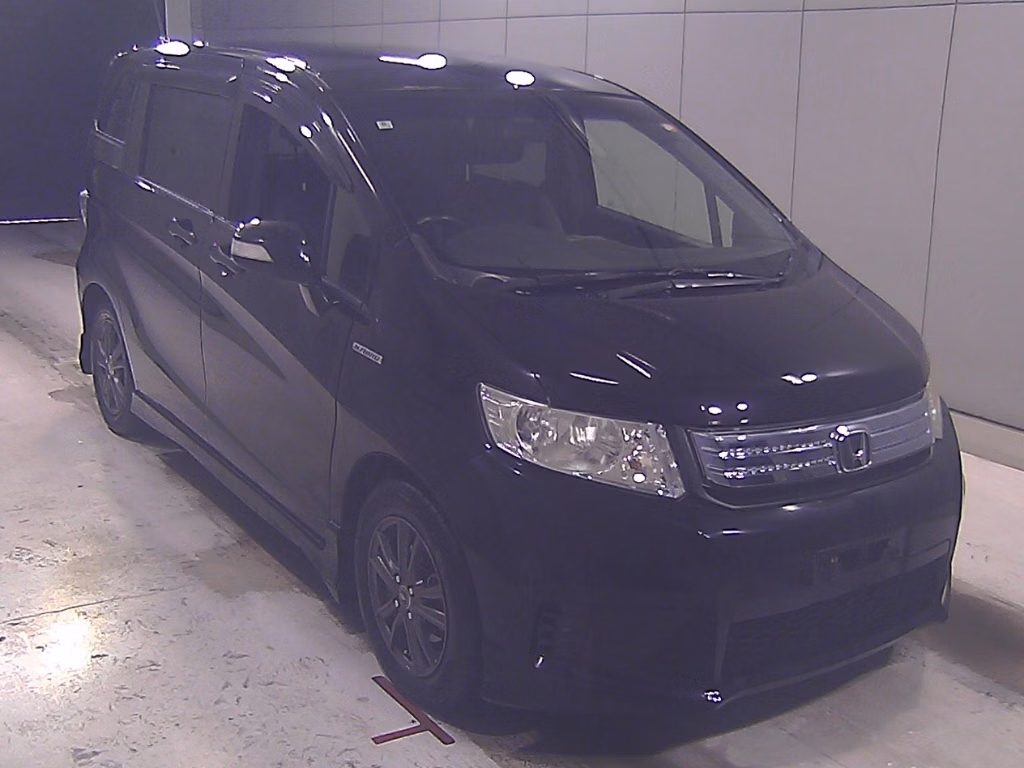HONDA FREED SPIKE