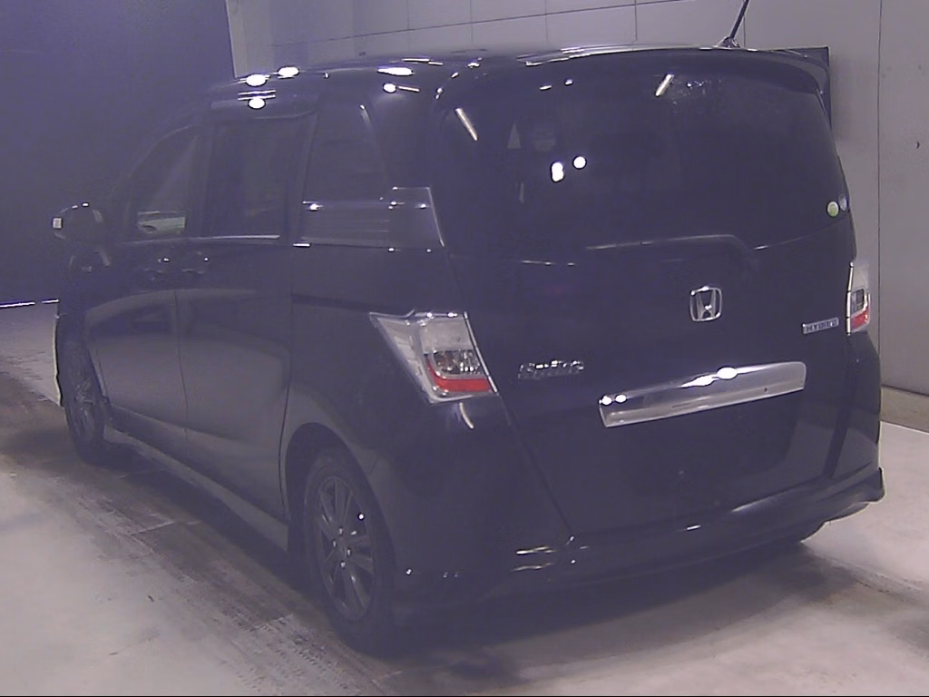 HONDA FREED SPIKE