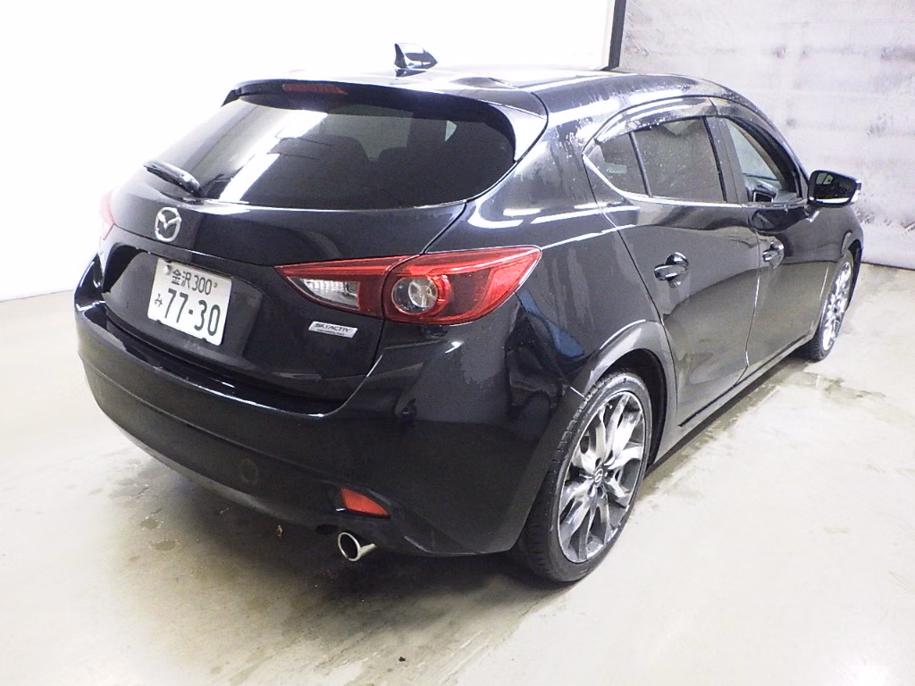 MAZDA AXELA