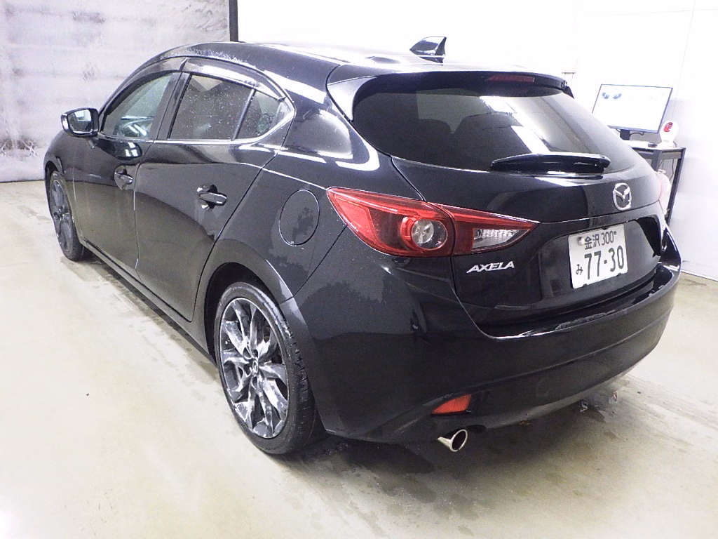 MAZDA AXELA