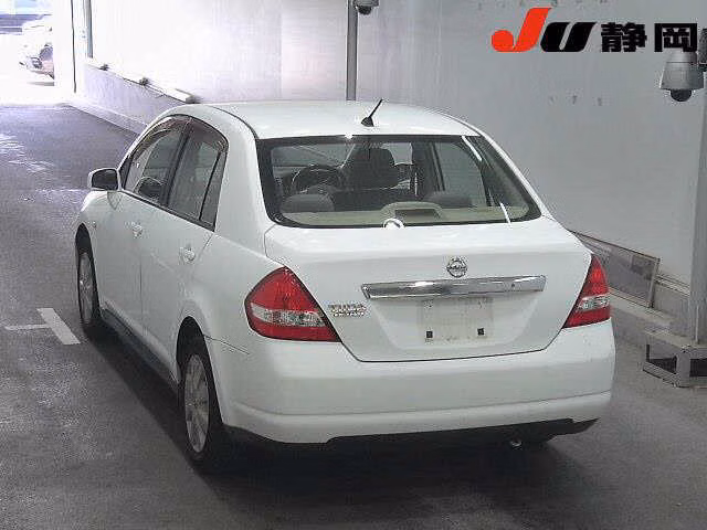 NISSAN TIIDA LATIO