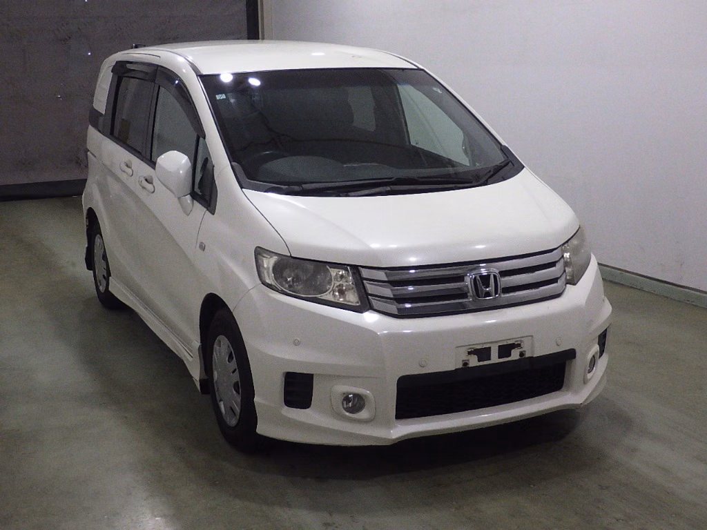 HONDA FREED SPIKE