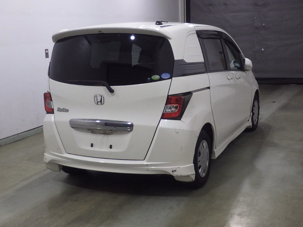HONDA FREED SPIKE