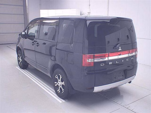 MITSUBISHI DELICA D:5