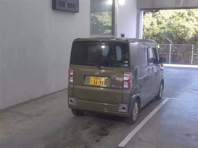 DAIHATSU WAKE