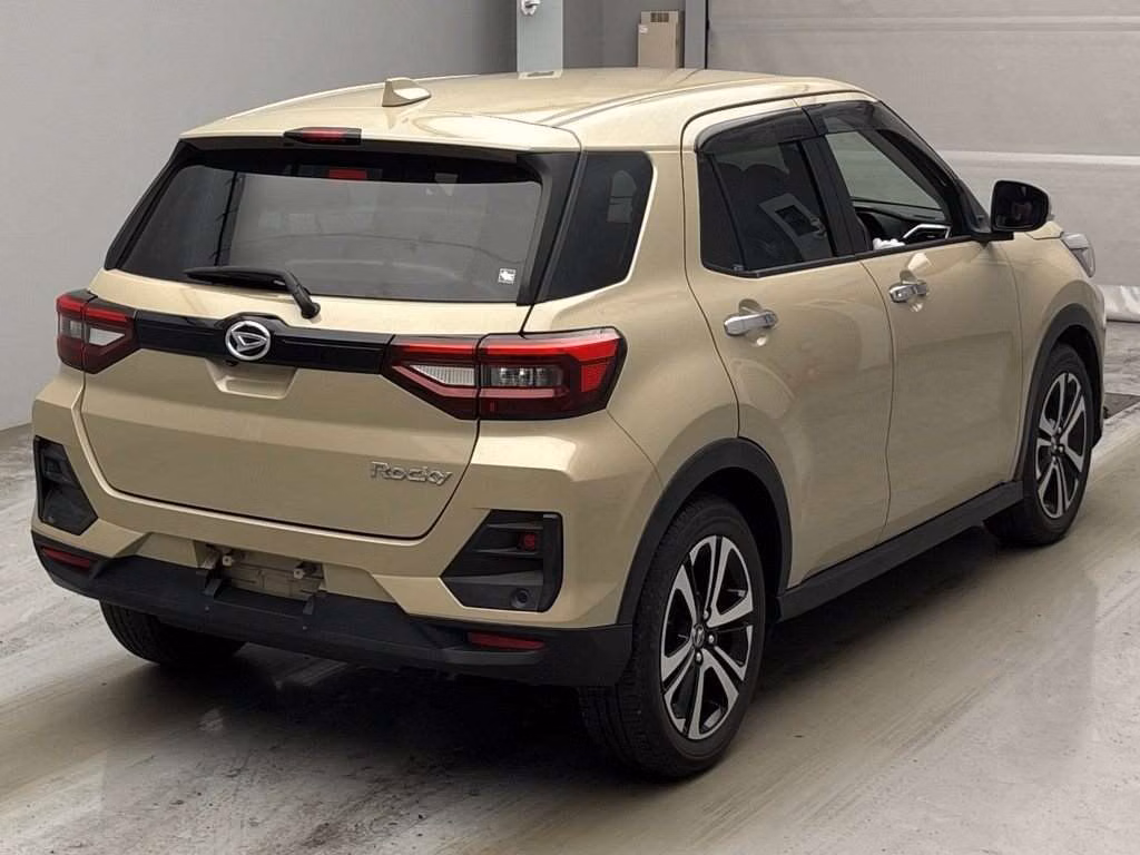 DAIHATSU ROCKY