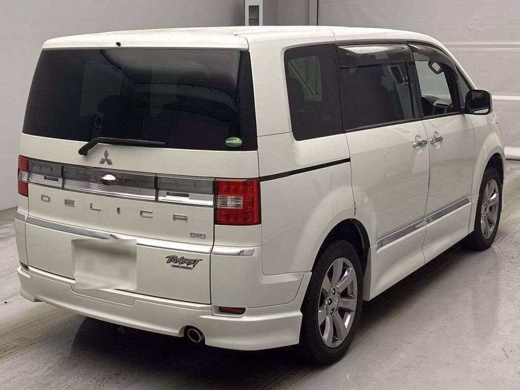 MITSUBISHI DELICA D:5