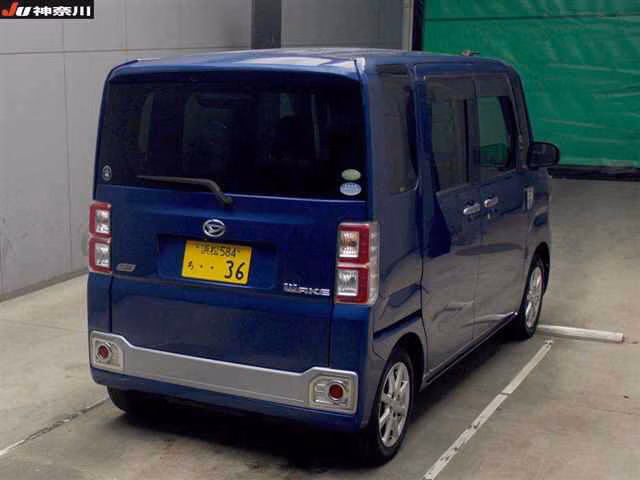 DAIHATSU WAKE