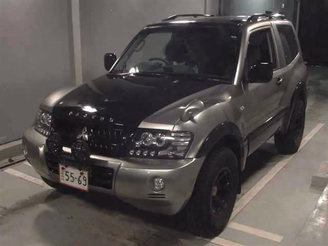 MITSUBISHI PAJERO