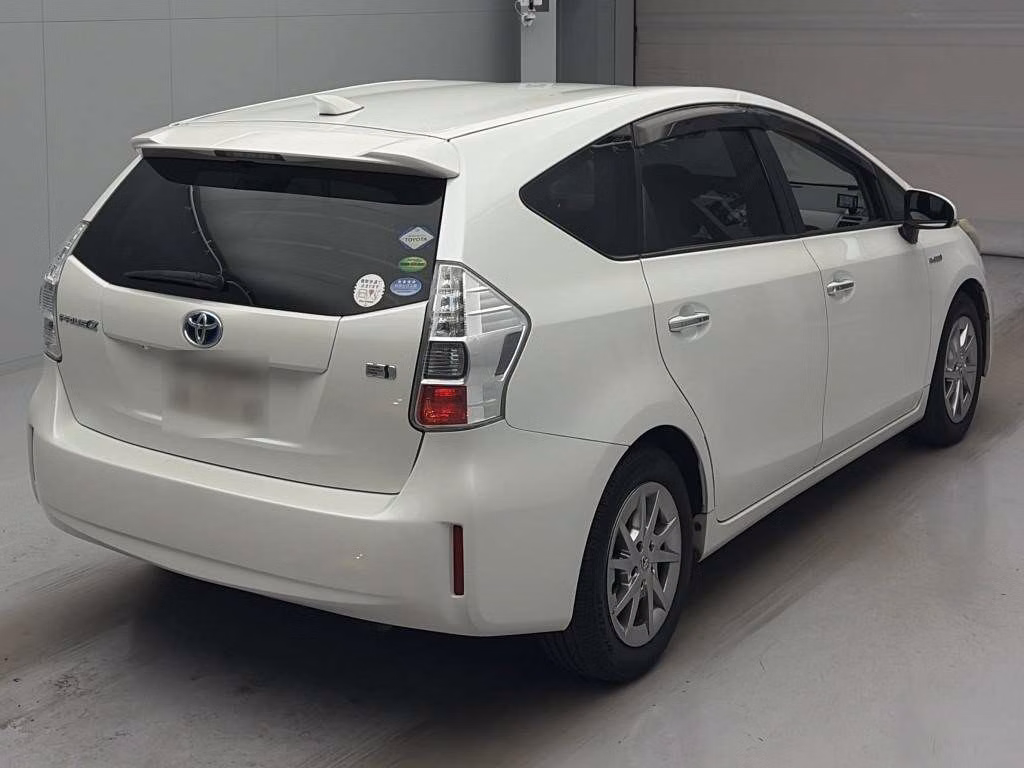 TOYOTA PRIUS ALPHA