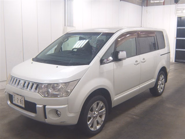 MITSUBISHI DELICA D:5