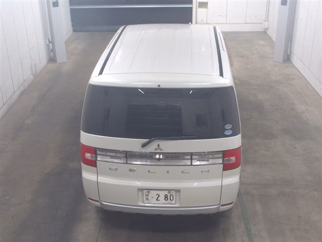 MITSUBISHI DELICA D:5
