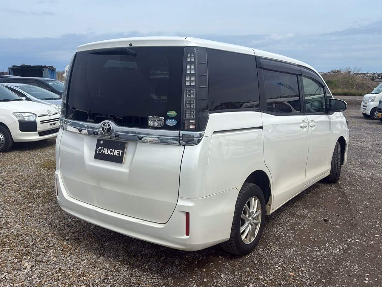 TOYOTA VOXY