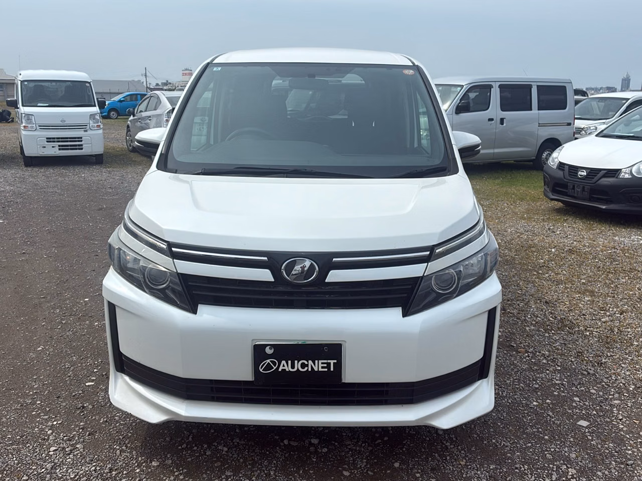 TOYOTA VOXY