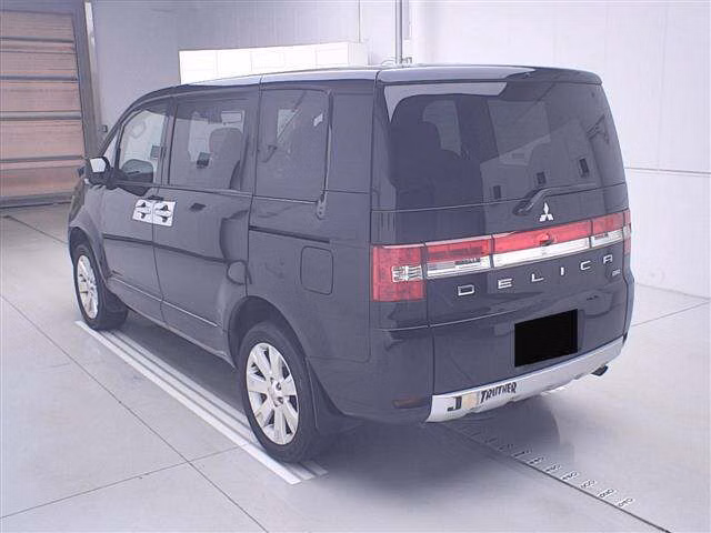 MITSUBISHI DELICA D:5