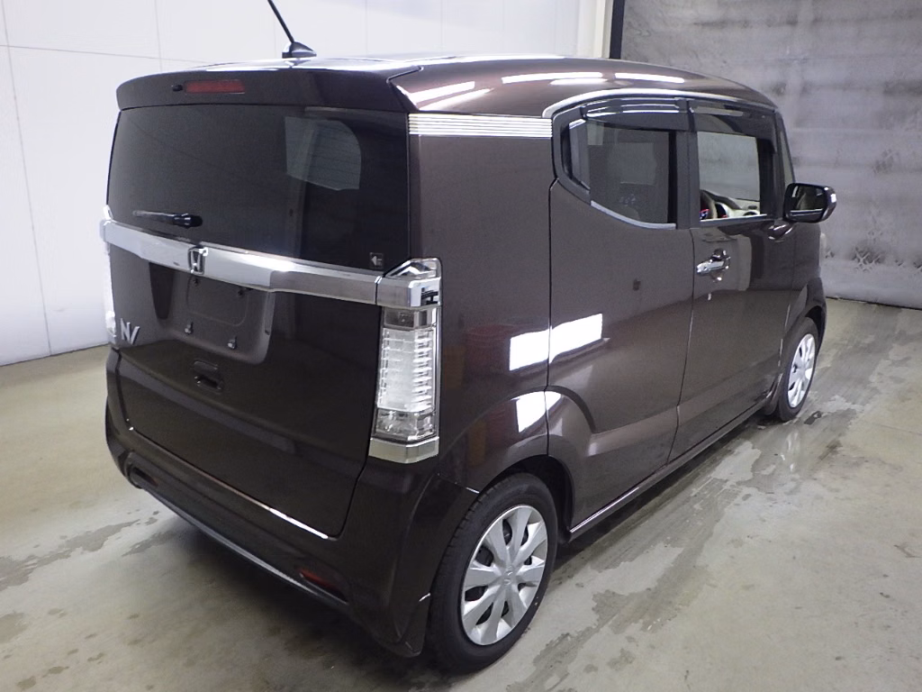 HONDA N-BOX SLASH