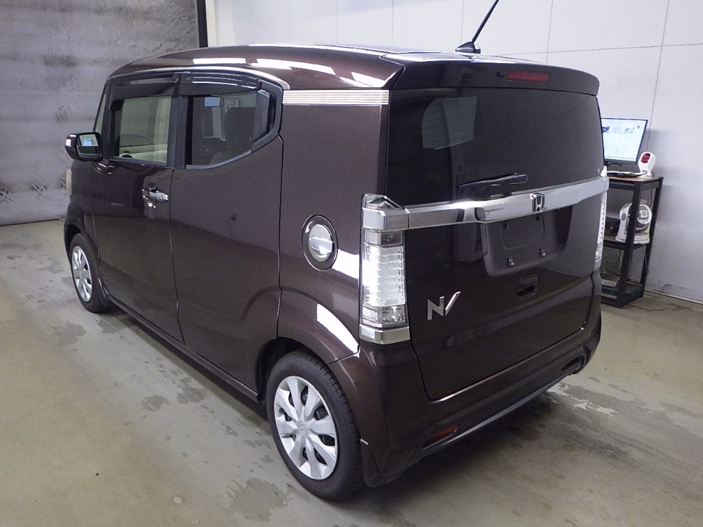HONDA N-BOX SLASH
